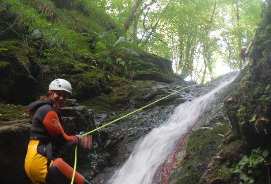 Descenso de cañones y barranquismo en el rio Vallegon