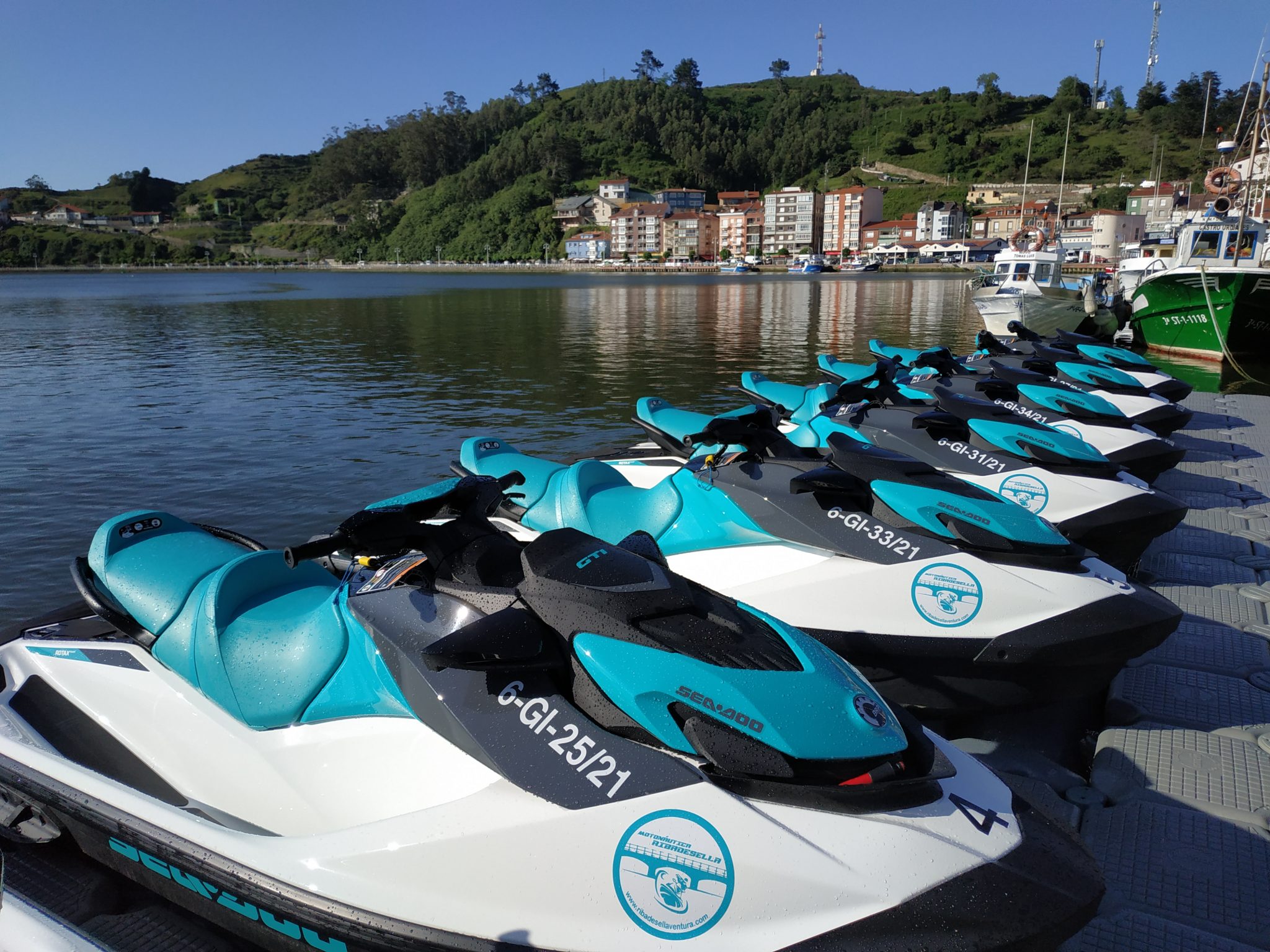 Motos agua en Ribadesella - Frontera Verde Aventura - Turismo Activo, naturaleza aventura en Asturias y los Picos de Europa.