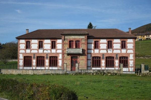 Albergue de Pintueles en el concejo de Piloña, Asturias
